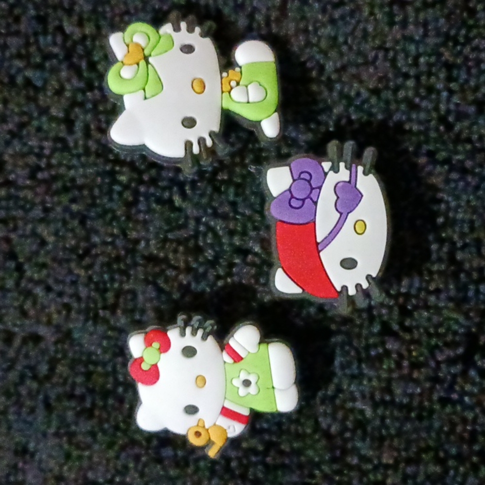 Hello kitty croc charms